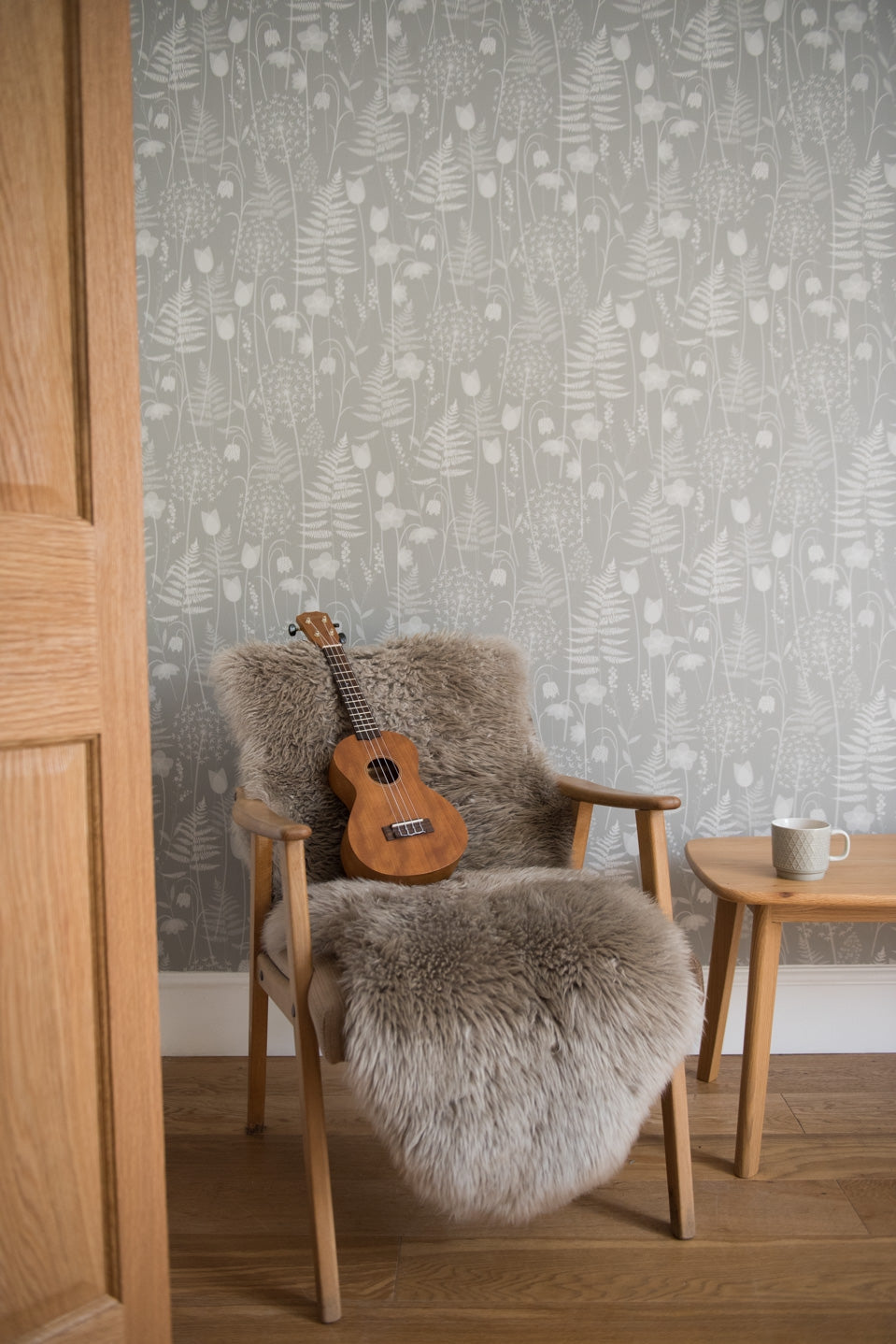 Charlotte's Garden wallpaper in Mist